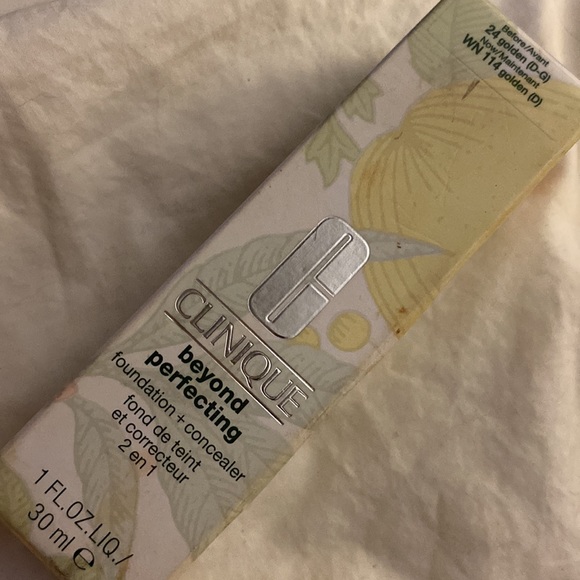 Clinique beyond perfecting foundation+ concealer WN 114 Golden NIB - Picture 7 of 8